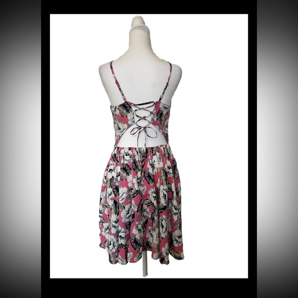 Hollister Pink Lace Up Back Elastic Waist
Floral Sun Dress Adjustable straps S - Picture 4 of 6